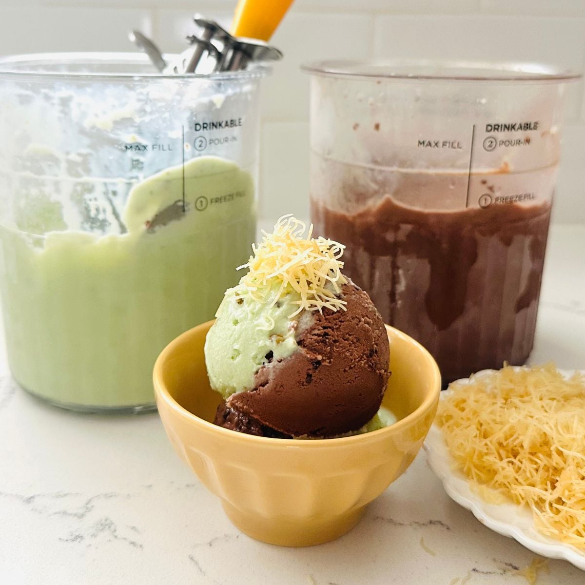 Scoop of pistachio and chocolate ice cream with kataifi. 