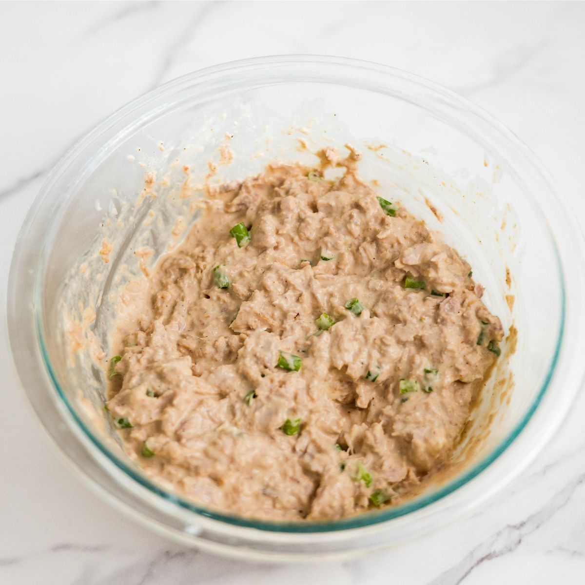 Creamy and slightly spicy tuna mixture for sushi bake.